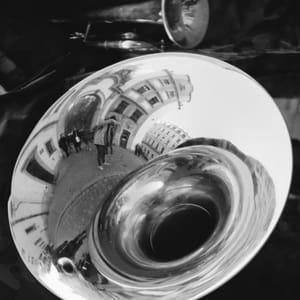 City Curved in Brass